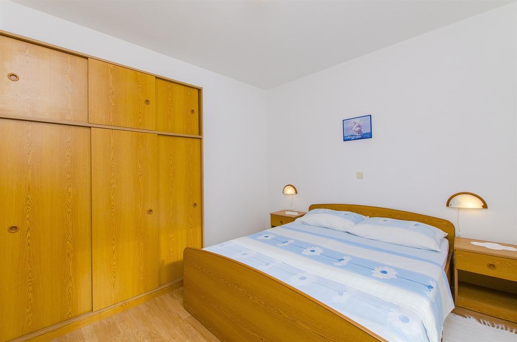 Apartments And Rooms Iva トロギール エクステリア 写真