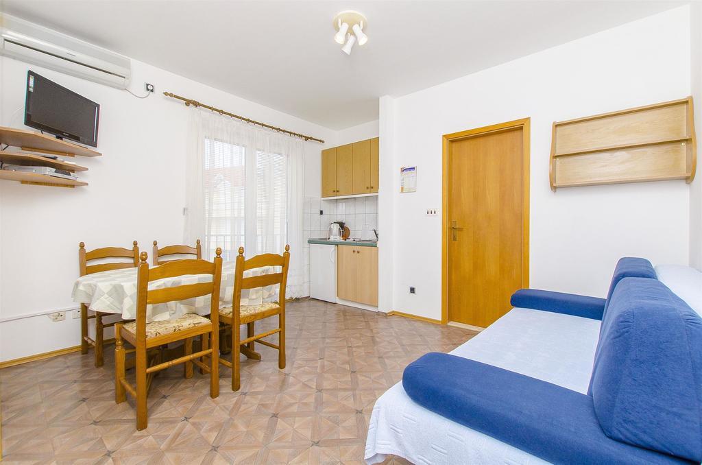 Apartments And Rooms Iva トロギール エクステリア 写真