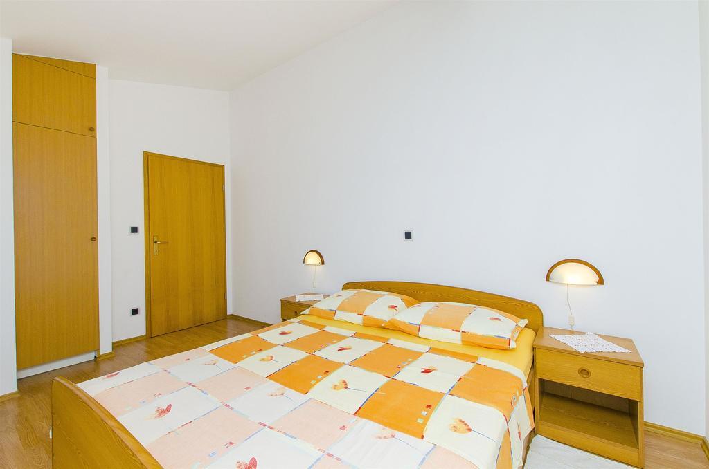 Apartments And Rooms Iva トロギール エクステリア 写真