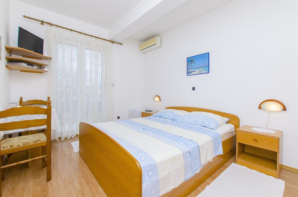 Apartments And Rooms Iva トロギール エクステリア 写真