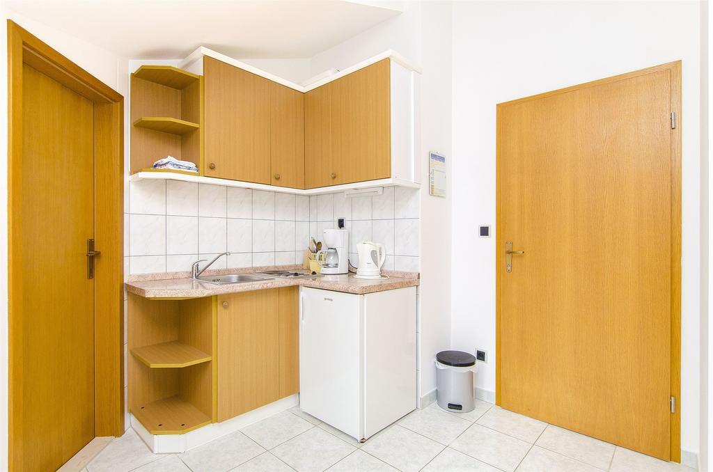 Apartments And Rooms Iva トロギール エクステリア 写真
