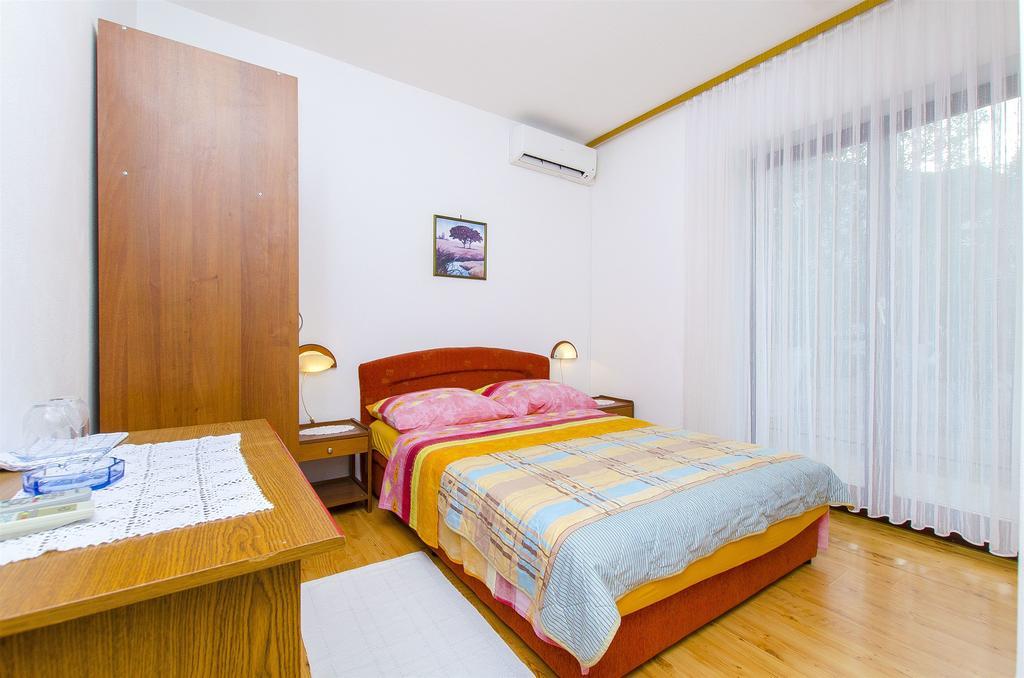Apartments And Rooms Iva トロギール エクステリア 写真