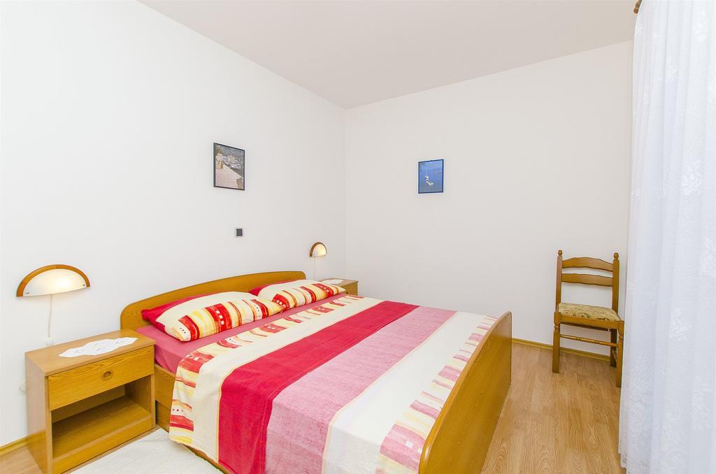 Apartments And Rooms Iva トロギール エクステリア 写真