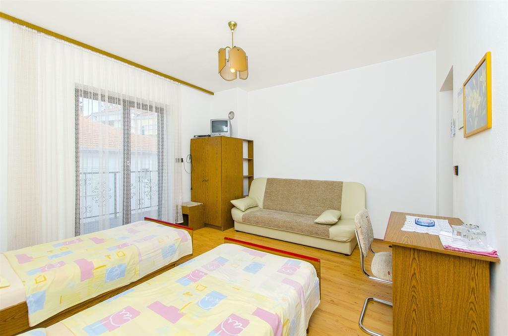 Apartments And Rooms Iva トロギール エクステリア 写真