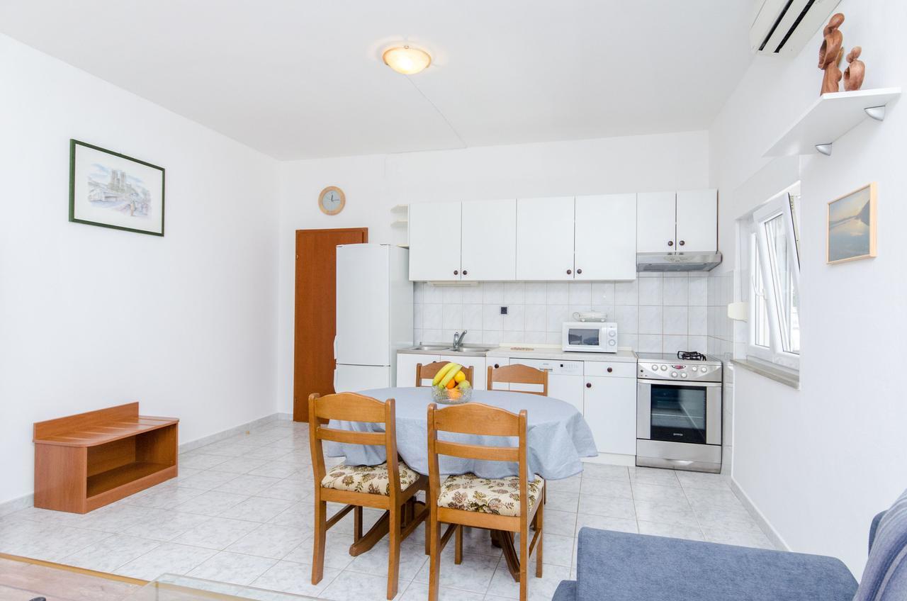 Apartments And Rooms Iva トロギール エクステリア 写真