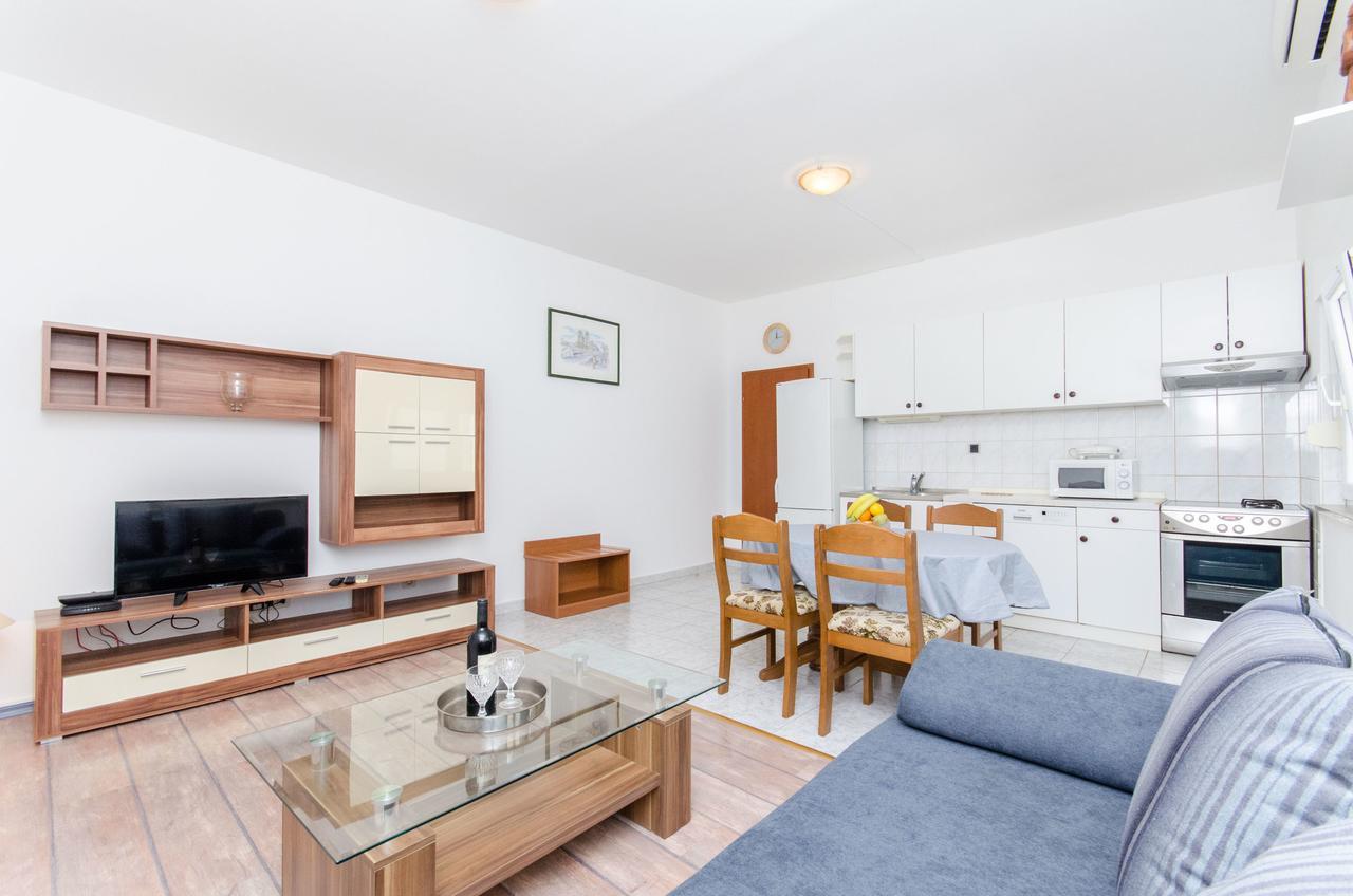 Apartments And Rooms Iva トロギール エクステリア 写真