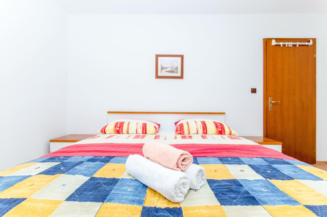 Apartments And Rooms Iva トロギール エクステリア 写真