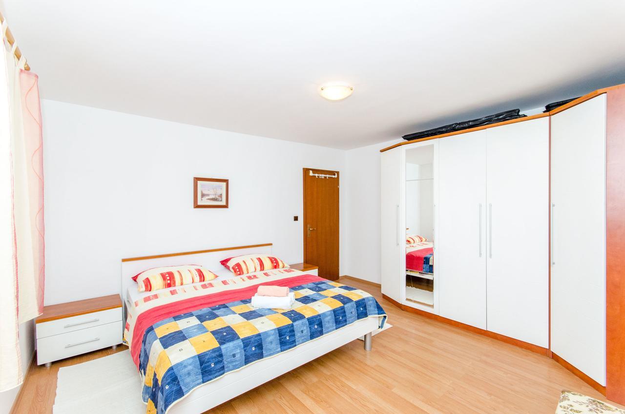 Apartments And Rooms Iva トロギール エクステリア 写真