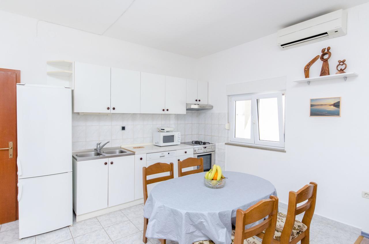 Apartments And Rooms Iva トロギール エクステリア 写真